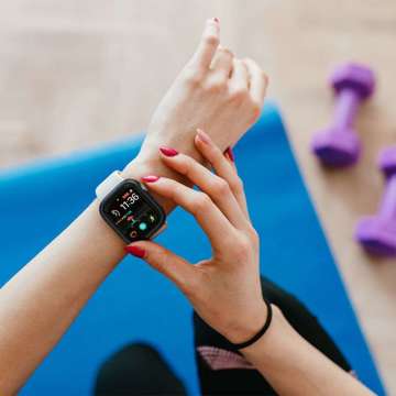 Etui für Smartwatch Spigen Thin Fit für Apple Watch 7 41mm Schwarz