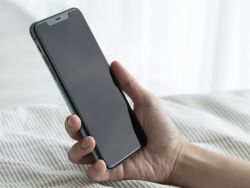 Spigen Align Master Privacy Glas.tR für Apple iPhone 11 / XR