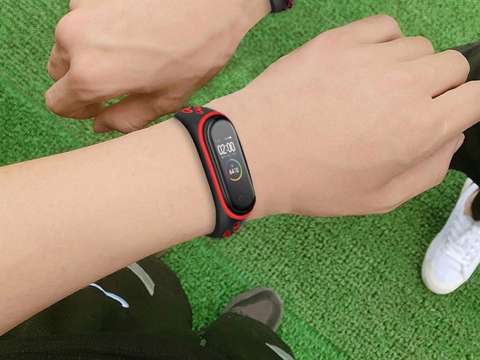 Sportarmband Alogy Band für Xiaomi Mi Band 5 schwarz und rot 5x Alogy Folie