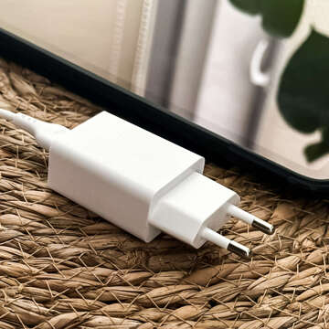 USB-Wandladekabel USB-C Typ C 1 m für iPhone 15 schnell 2,4 A 12 W Denmen Weiß