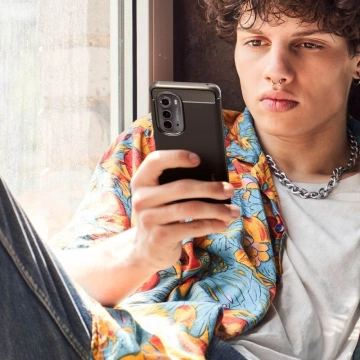 Etui Spigen Rugged Armor für Motorola Edge 2022 Mattschwarz