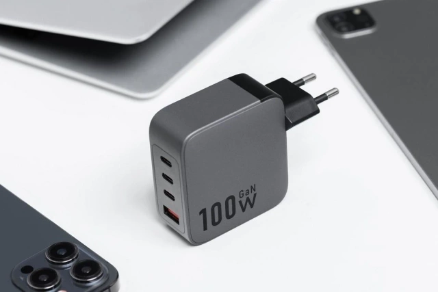 Ładowarka sieciowa Forcell GaN 100W 3xUSB-C 1xUSB-A PD QC SFC