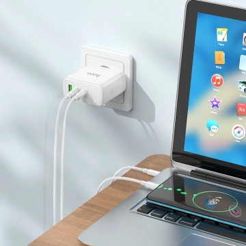 HOCO 2 x Typ C USB A QC PD 65W GaN Wandladegerät Weiß