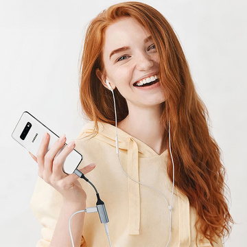 USB-C-auf-Mini-Jack-3,5-mm-Adapter, USB-C-Typ-C-Adapter zum Musikhören und Aufladen, Grau