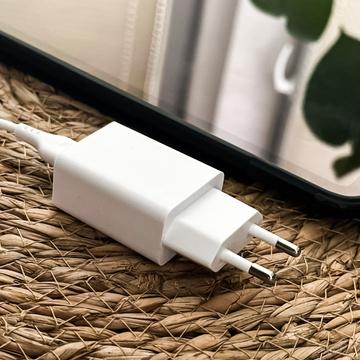 USB-Wandladegerät USB - Lightning-Kabel für iPhone 1 m schnell 2,4 A 12 W Denmen Weiß