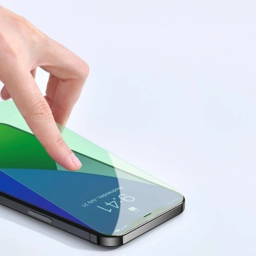 Baseus 2x grünes gehärtetes Glas 0,15 mm mit Anti Blue Light Filter iPhone 12 mini (SGAPIPH54N-LP02)