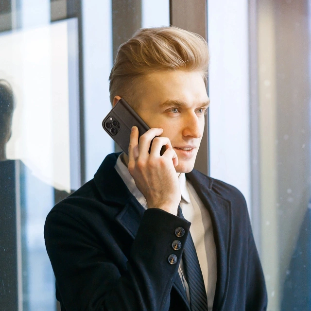 iPhone 16 Pro Dux Ducis Hivo Lederhülle mit RFID Schwarz