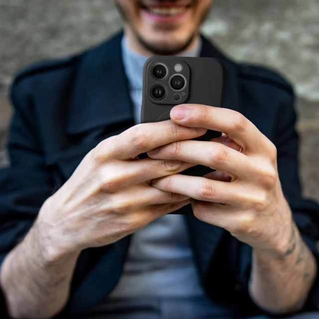 Futerał Silicone Mag Cover do IPHONE 14 czarny