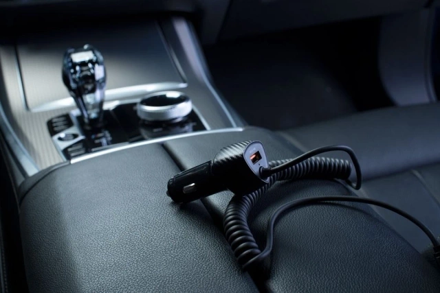 Ładowarka samochodowa Forcell Carbon 38W USB-C + USB QC 3.0 PD Kabel 1,5m