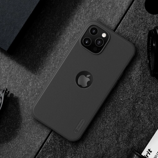 Nillkin Super Frosted Shield wzmocnione etui pokrowiec + podstawka iPhone 12 Pro Max czarny