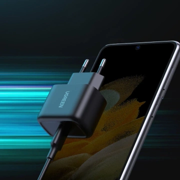 Ugreen USB Type C Ladegerät 25W Power Delivery USB Type C Kabel 2m schwarz (50581)
