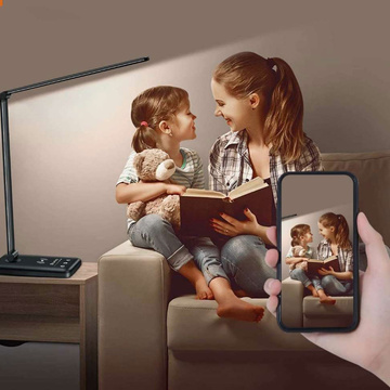 Schwarze LED-Schreibtischlampe mit induktivem Ladegerät für QI-Telefon