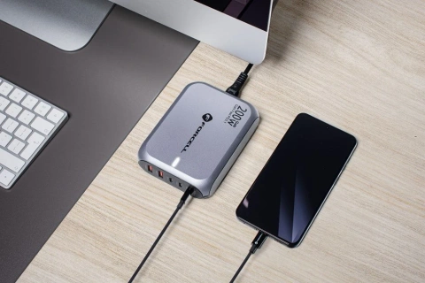 Forcell GaN III Desktop-Ladegerät 200 W 3 x USB-C 2 x USB-A PD QC SFC