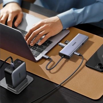 Ugreen CM498 USB-C HDMI VGA RJ45 Adapter USB-A SD PD 100W Hub 9in1 Grau