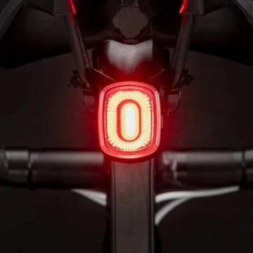 Rockbros Q2S LED-Fahrradrücklicht mit intelligentem Stoppsystem USB-C - USB-A-Kabel - Schwarz