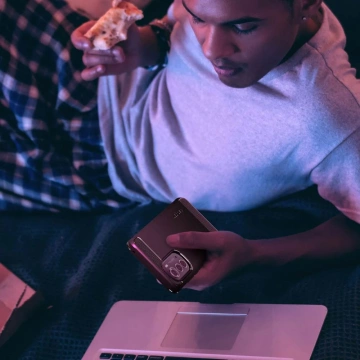 Etui Spigen Rugged Armor für Motorola Edge 2022 Mattschwarz