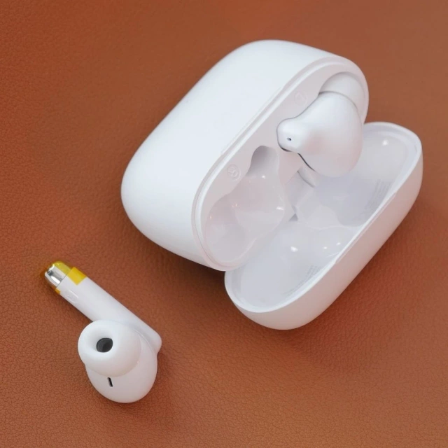 Słuchawki Hoco EQ2 TWS Białe Bluetooth 5.3 Etui 7h Czasu Pracy