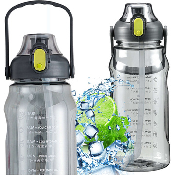 Flasche, Trinkflasche mit Strohhalm, 1,5l, motivierend, mit Erinnerung, mit motivierender Maßnahme, mit Griff, schwarze Waschbürste