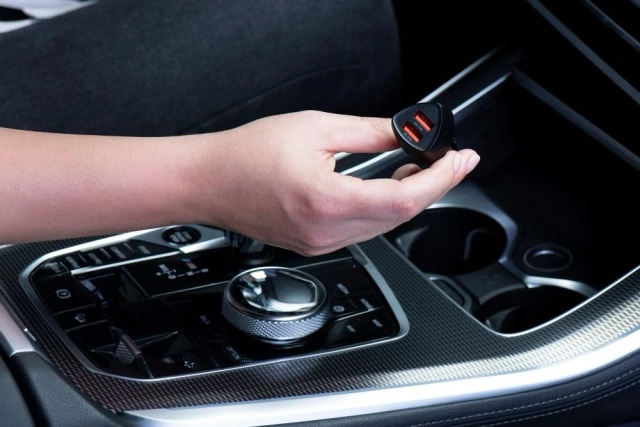 Ładowarka samochodowa Forcell Carbon QC 3.0 2xUSB 36W Czarna