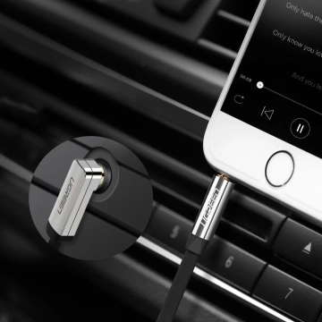 Flachkabel UGREEN Audiokabel AUX 3,5 mm Miniklinke 2m Silber (10599)