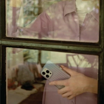 Etui na telefon UNIQ Coehl Linear do Apple iPhone 14 6,1" opalowy/irisescent