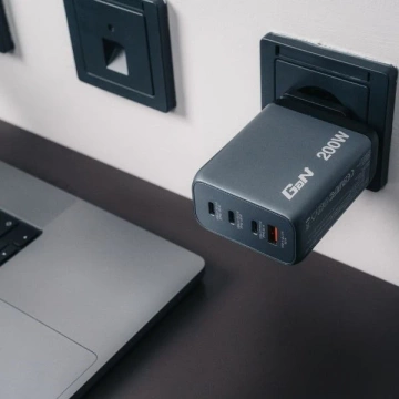 Verbatim GaN 200W Wandladegerät 3xUSB-C/USB-A-Adapter