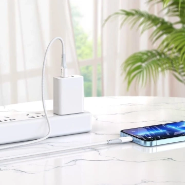 HOCO USB-A auf Lightning-Kabel X70 1 m, weißes Nylongeflecht, 2,4 A