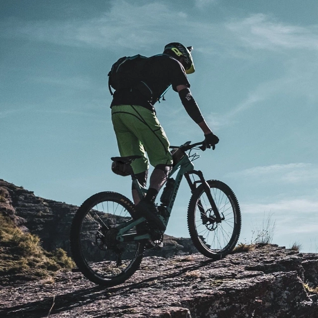 Wozinsky mała torba rowerowa pod siodełko 0,6 l czarny (WBB8BK black)